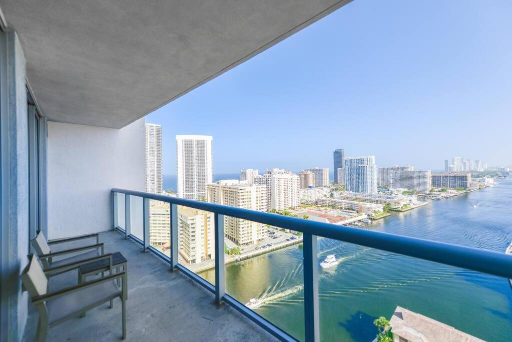 Awesome 2Br Condo Beachwalk Resort Hallandale Beach Exterior foto